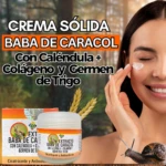 Crema sólida Baba de Caracol con Caléndula, Colágeno y Germen de Trigo, aplicada por mujer sonriente.