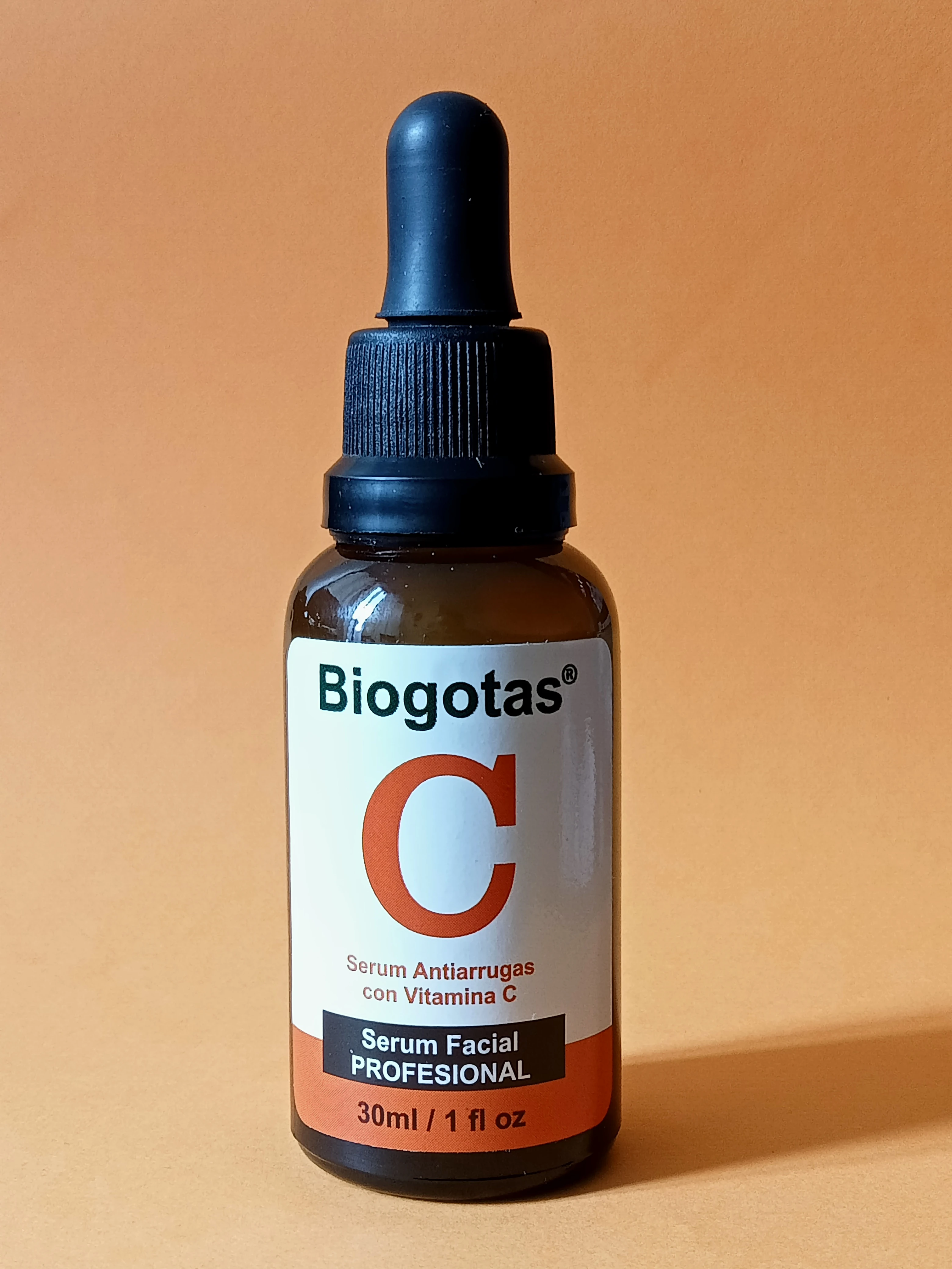 Serum facial Biogotas Vitamina C antiarrugas con aplicador cuentagotas, 30ml.