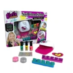 Set de manicura infantil Girl's Creator con secador rosa, tres esmaltes, purpurina, stickers y separadores de dedos, presentado en caja y piezas sueltas.