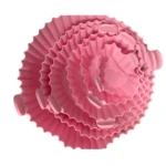 Set de 6 moldes de silicona rosas para freidora de aire, apilados y con diseño plisado.