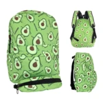 Morral escolar verde claro con estampado de aguacates animados y cartuchera a juego, vistas frontal, trasera y lateral.