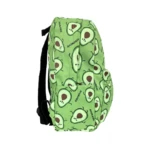 Morral escolar verde con estampado de aguacates sonrientes en perfil y hebilla negra ajustable, vista lateral.
