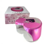 Lámpara de uñas UV LED color fucsia metalizado con diseño en forma de corazón, detalles de cristales y su caja original con empaque promocional.