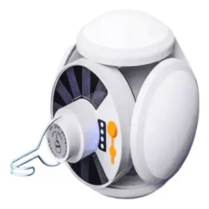 Lámpara solar portátil blanca con 4 bombillos, panel solar integrado y gancho, ideal para exteriores.