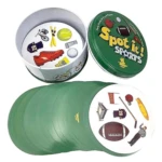 Juego de mesa Spot It! Sports en lata verde con cartas apiladas, temática deportiva.