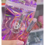 Brocha siliconada para labios, acabado iridiscente, marca Bloomshell.