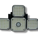 Lámpara solar con sensor de movimiento, tres focos LED cuadrados, negra y plateada.