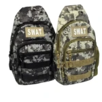 Bolso pechero camuflado unisex, color gris y verde militar, con logo SWAT.