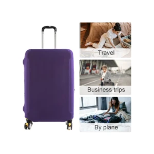 Funda elástica morada para maleta de viaje con ruedas, mostrando uso para turismo y negocios.