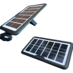 Panel solar portátil con soporte y cable, y otro panel solar más pequeño con logo CELUXON.