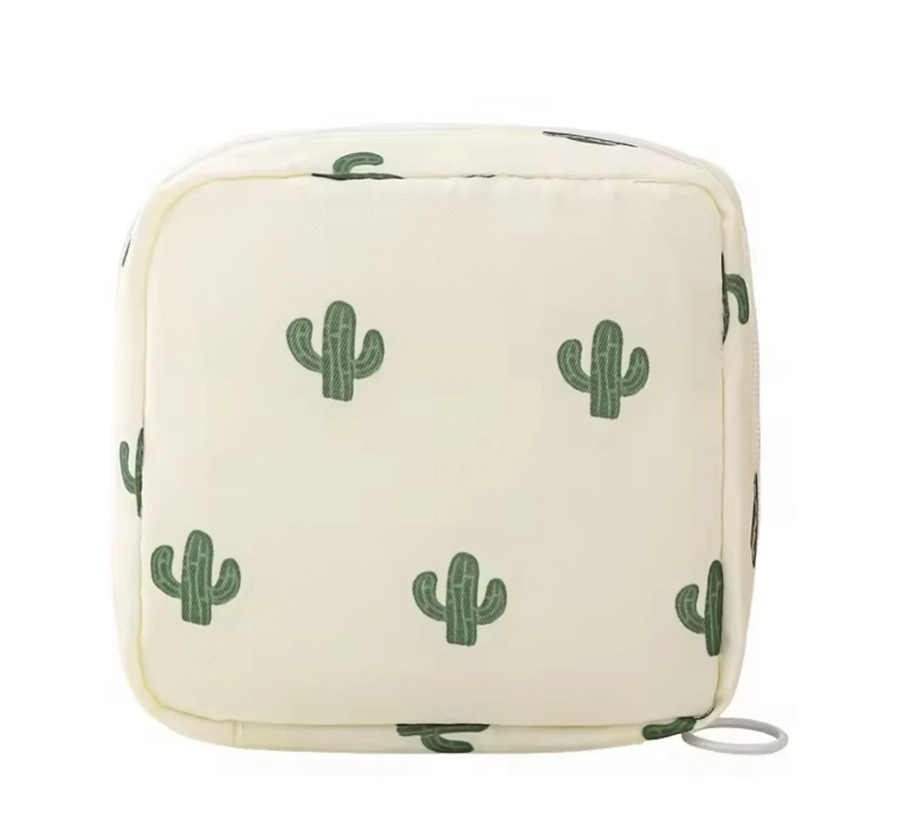 Cosmetiquera beige con estampado de cactus verdes, diseño cúbico, ideal para organizar.