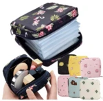 Organizador de toallas o cosmetiquera negra con flamencos y flores; muestra interior con toallas y otra abierta con maquillaje.