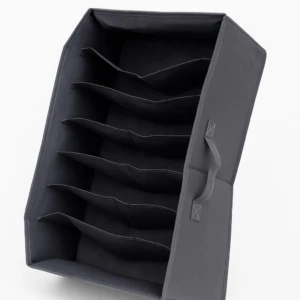 Organizador de ropa interior gris con 7 compartimentos y asas.