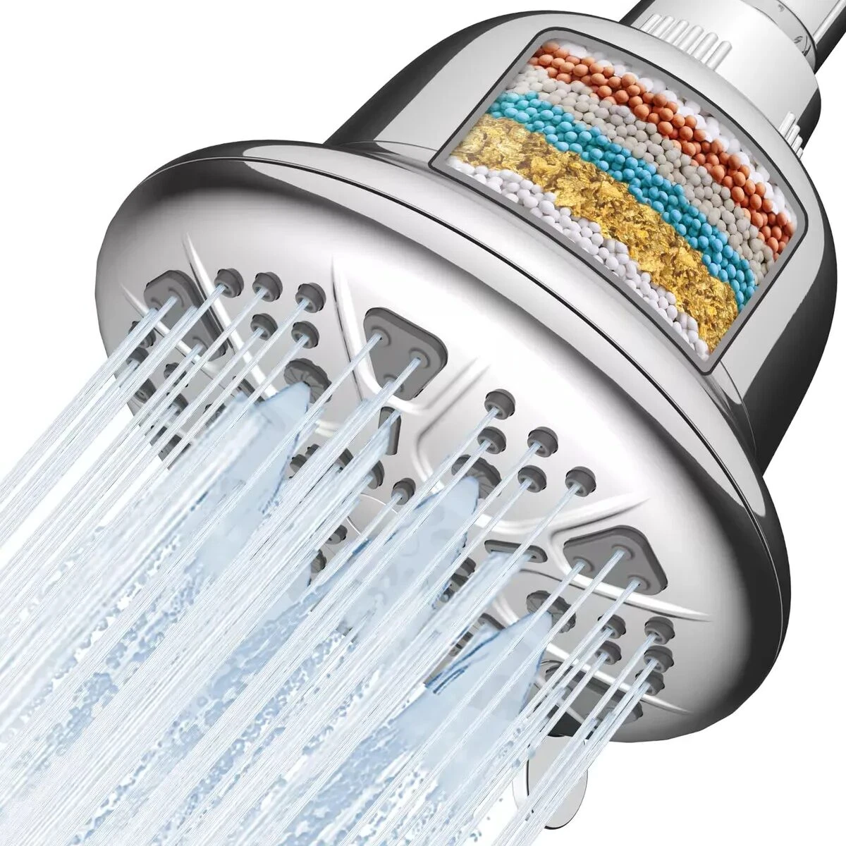 Ducha cromada de alta presión con cabezal filtrante translúcido que muestra capas internas de piedras minerales de colores para purificar el agua.