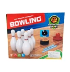 Juego de mesa de bolos con 6 pinos blancos, portería roja y disco deslizante en superficie de madera.