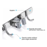 Soporte organizador acero inoxidable para escobas y trapeadores, con rodillos siliconados grises y gancho multiuso.