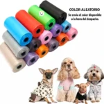 Rollos de bolsas para excremento de perro de varios colores: azul, rojo, verde, negro, naranja, morado, rosa, gris y beige.