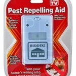 Dispositivo electrónico Riddex Plus repelente de plagas ultrasónico, blanco, empaque rojo, para roedores y bichos.