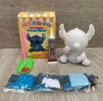 Kit de pintura de diamante para decorar figura de Stitch sin pintar, con pegamento B-7000 y cuentas azules y blancas.