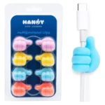 Paquete de 8 clips sujetacables multifuncionales tipo pulgar en colores rosa, amarillo, azul y naranja, y un clip azul sosteniendo un cable USB-C.