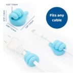 Sujetador de cable azul claro con forma de pulgar hacia arriba sujetando cables, dimensiones 0.75"x0.94"x1.25", apto para cualquier cable.
