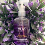 Spray Vita Glow Extra Aclarante Capilar morado con extractos naturales de pitaya y azucena.