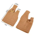 Corrector de juanete tejido color camel, con medidas 13cm, 8cm, 2.9cm y 2.4cm.