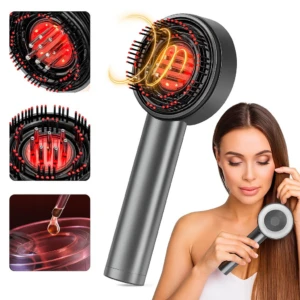 Cepillo masajeador capilar gris con luz LED roja, cerdas para tratamiento, depósito de líquido y mujer usándolo para cuidar su cabello con terapia lumínica.
