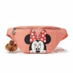 Canguro Kipling rosa con estampado de Minnie Mouse y monito peludo colgante.