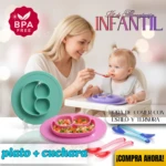 Niño siendo alimentado por madre con set de plato de silicona dividido para bebé, incluye cuchara y tenedor de colores.