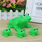 Kit jabonera rana verde para niños, con esponjas pequeñas, ideal para baño.