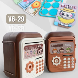 Dos alcancías electrónicas Labubu, marrón/blanco y terracota, con teclado numérico y tiras/monedas de juguete. V6-29.