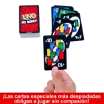 Fila de cartas Uno No Mercy, incluyendo un mazo y varias cartas de penalización (+2, +4, +6, +10) y un texto rojo grande.