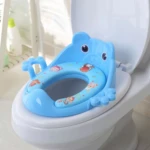Asiento de inodoro infantil azul con figura de oso, acolchado y decorado con animales, para entrenamiento.