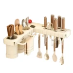 Organizador de cocina beige ajustable, con compartimentos para cubiertos, palillos, toalla y colgador para utensilios.