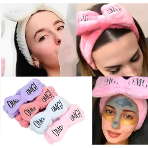 Set de dos diademas desmaquillantes suaves con estampado "Omg". Variedad de colores pastel y detalle de moño.
