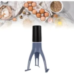 Batidor mezclador automático portátil gris y negro, ideal para batir huevos y otros ingredientes de repostería.