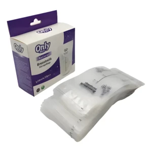 Caja de cartón morada y blanca de bolsas esterilizadas para almacenar leche materna Only Baby, junto a pila de bolsas translúcidas de 120ml.