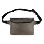 Riñonera impermeable Innovo negra y gris humo, con correa ajustable, ideal para proteger celular y documentos del agua.