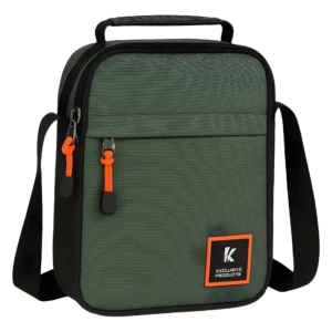 Bolso de hombro verde con textura, cremalleras naranjas y logo K.