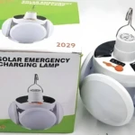 Bombilla LED solar expandible plegable en caja, ilumina actividades exteriores con luz de emergencia SOS.