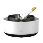 Cenicero portátil blanco con filtro de humo, fumando cigarrillo en su interior.