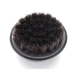Cepillo redondo de cerdas de jabalí oscuras para barba, base negra.