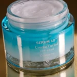 Tarro de crema facial anti-edad serum 10, color azul con colágeno, 60g.