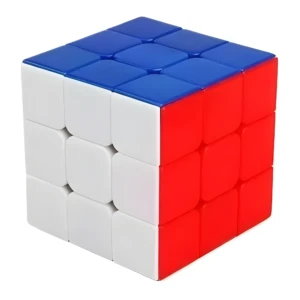 Cubo de Rubik 3x3 con caras blancas, azules y rojas, visto en ángulo superior, con acabado brillante.