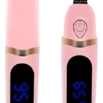 Encrespador eléctrico de pestañas rosa con pantalla LED mostrando 49°C y 65°C, y peine calentado.