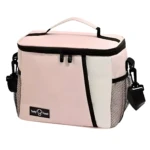 Lonchera térmica rosa pastel con compartimento lateral de malla y correa ajustable para mantener alimentos frescos o calientes.