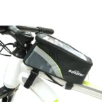 Estuche porta celular para bicicleta, negro con detalles reflectantes, se sujeta al manillar.