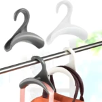 Set de 5 ganchos organizadores de arco en gris y blanco, ideal para bolsos y colgar en barras.