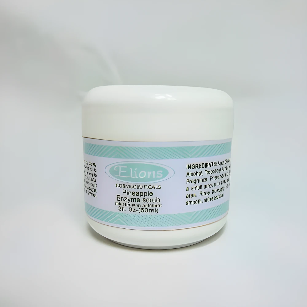 Envase blanco de Elions Pineapple Enzyme Scrub, exfoliante enzimático de 60ml. Etiqueta con fondo aguamarina y detalles de ingredientes.